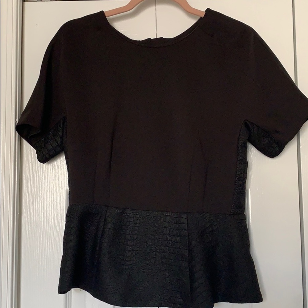 Short sleeve top